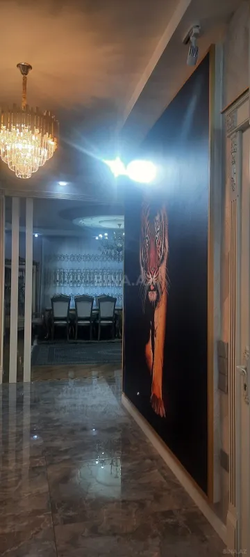 Satılır 3 otaqlı mənzil 143 m²