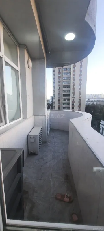 Satılır 3 otaqlı mənzil 143 m²