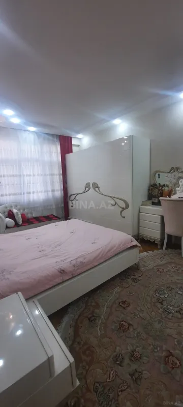 Satılır 3 otaqlı mənzil 143 m²