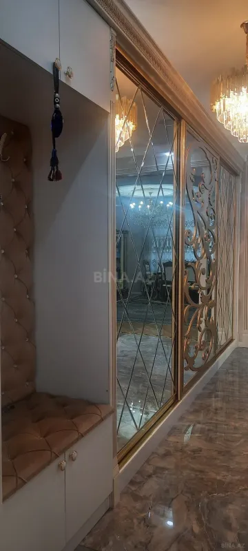 Satılır 3 otaqlı mənzil 143 m²