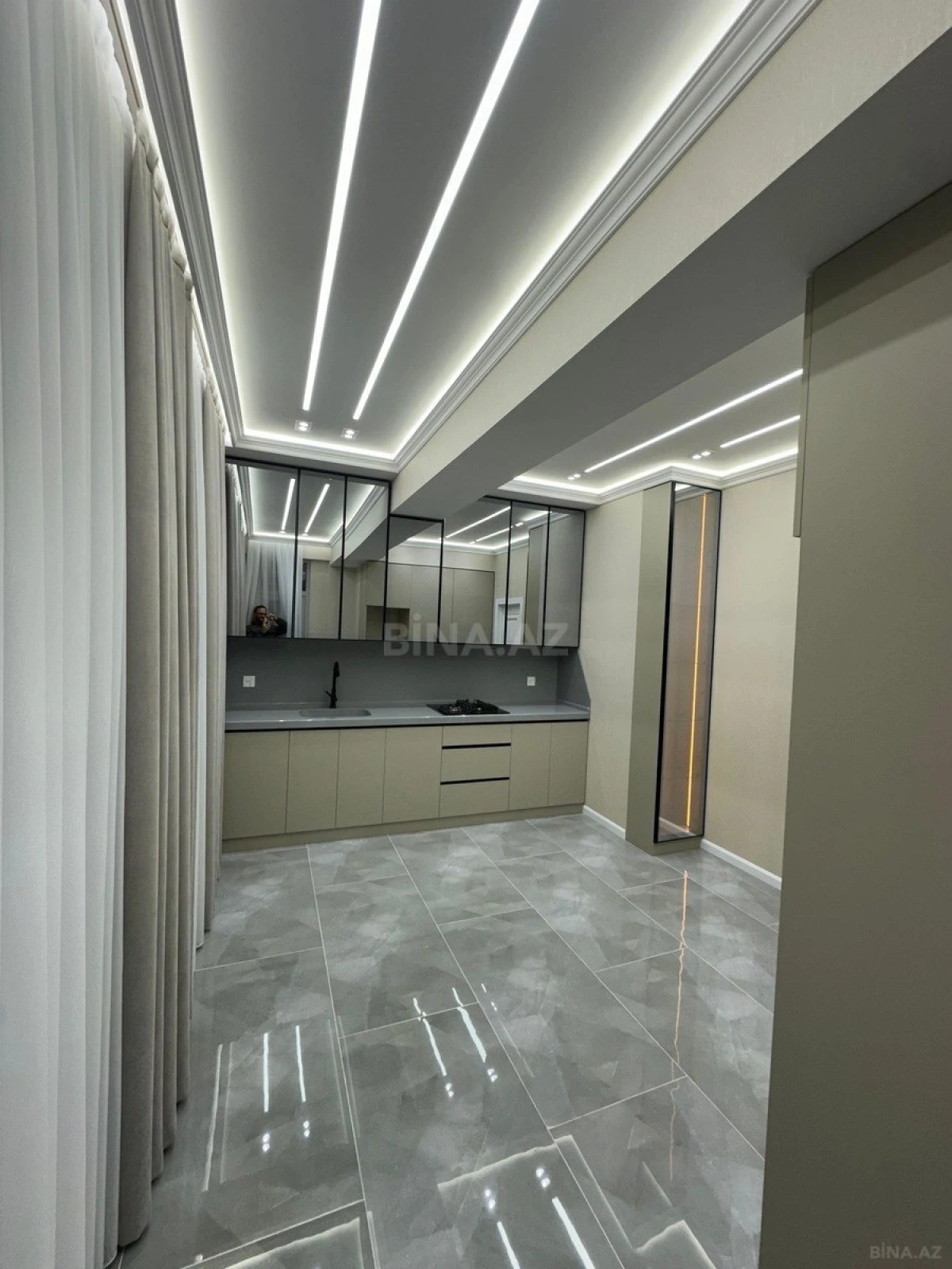 Satılır 4 otaqlı mənzil 138 m²
