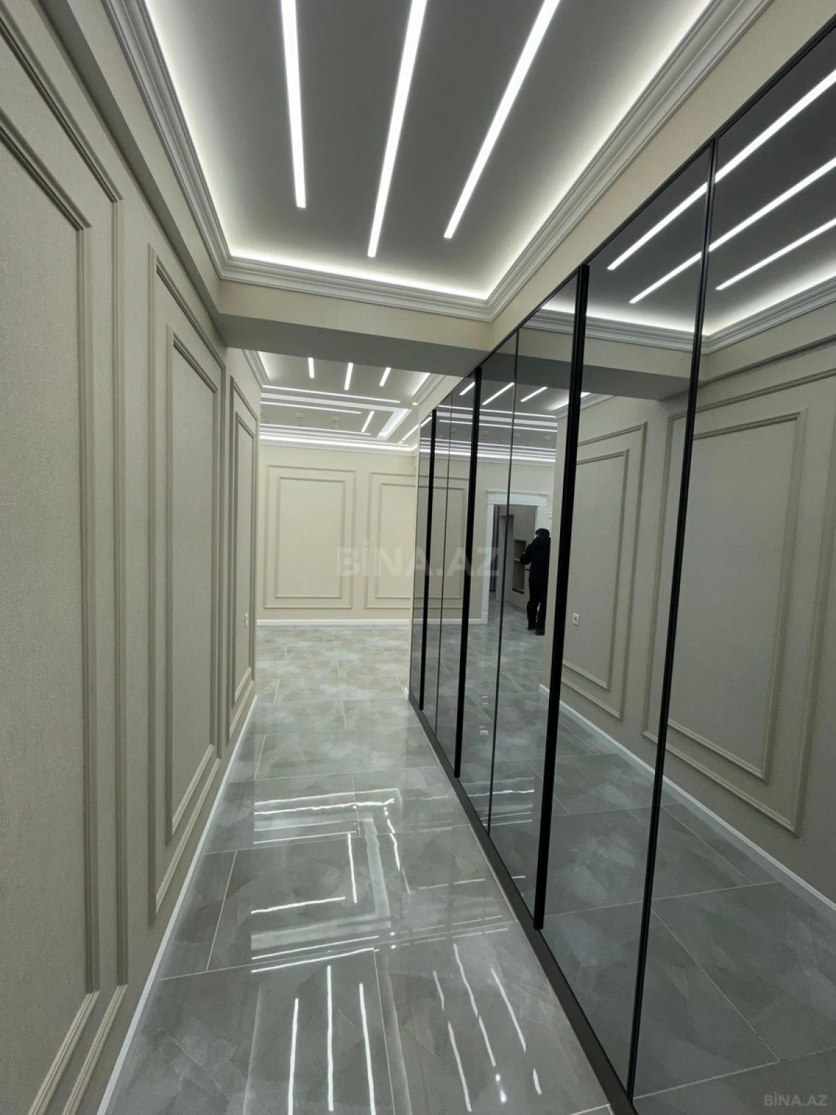 Satılır 4 otaqlı mənzil 138 m²