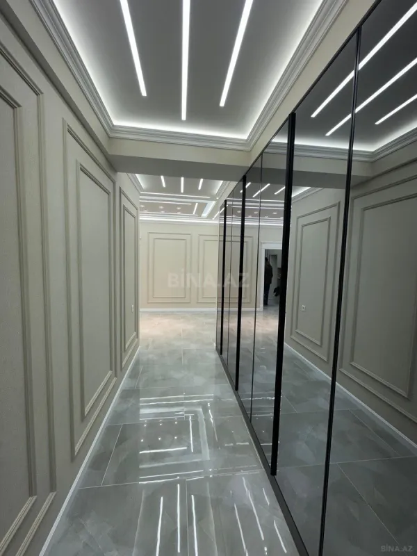 Satılır 4 otaqlı mənzil 138 m²