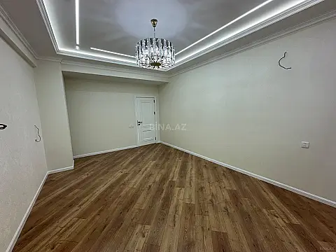 Satılır 4 otaqlı mənzil 138 m²
