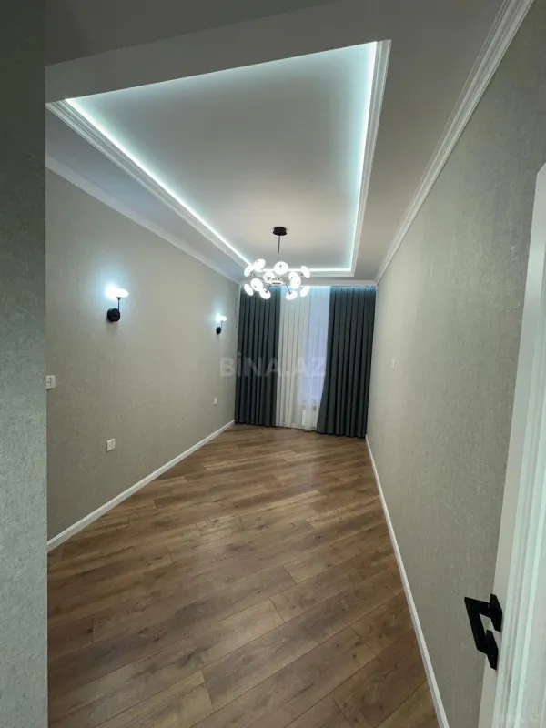 Satılır 4 otaqlı mənzil 138 m²