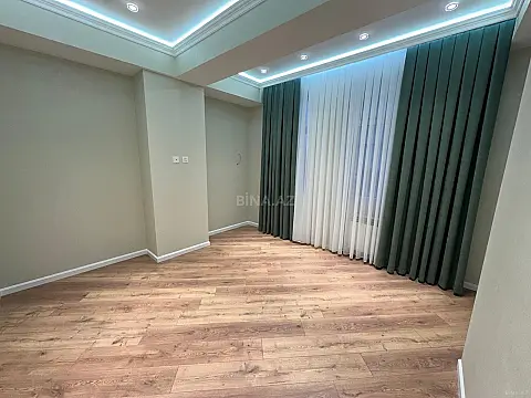 Satılır 4 otaqlı mənzil 138 m²