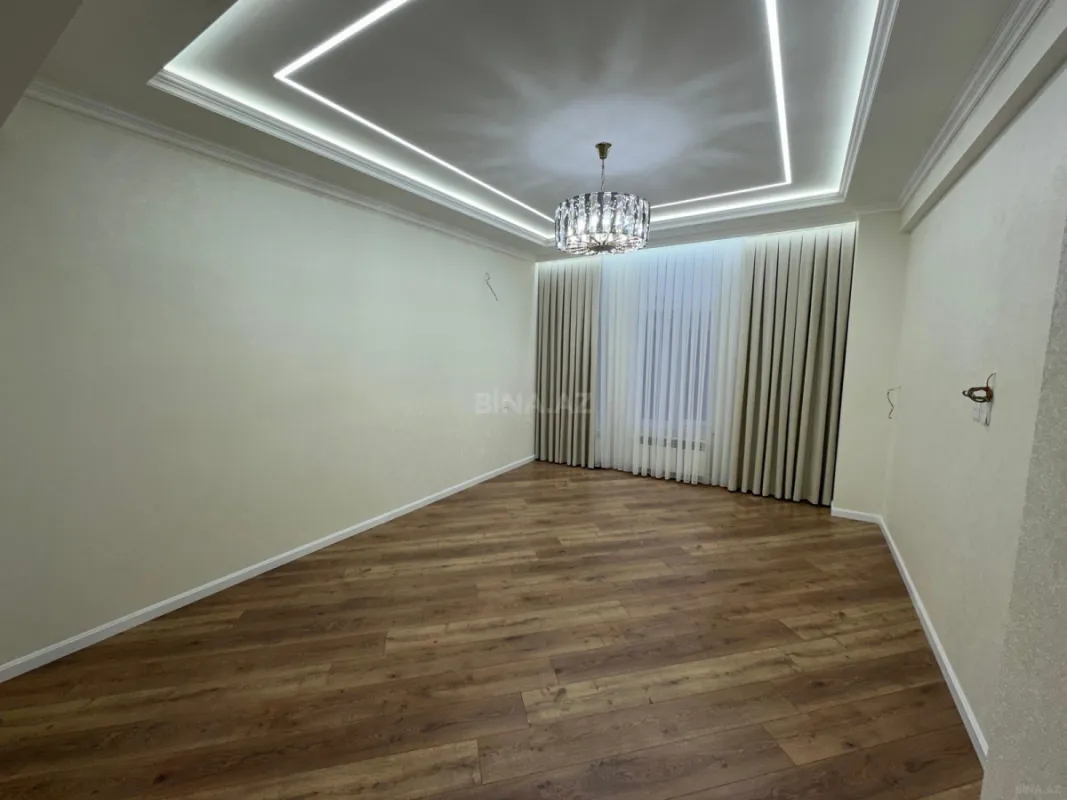 Satılır 4 otaqlı mənzil 138 m²