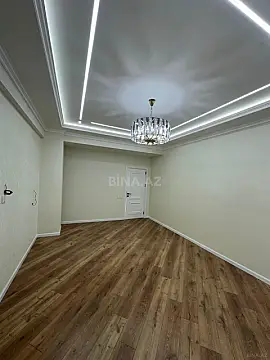 Satılır 4 otaqlı mənzil 138 m²