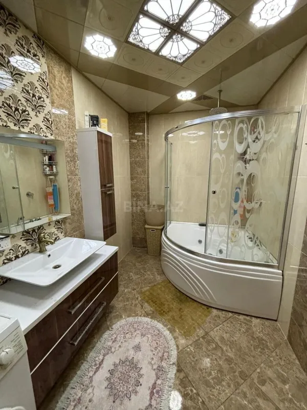 Kirayə verilir 3 otaqlı mənzil 175 m²