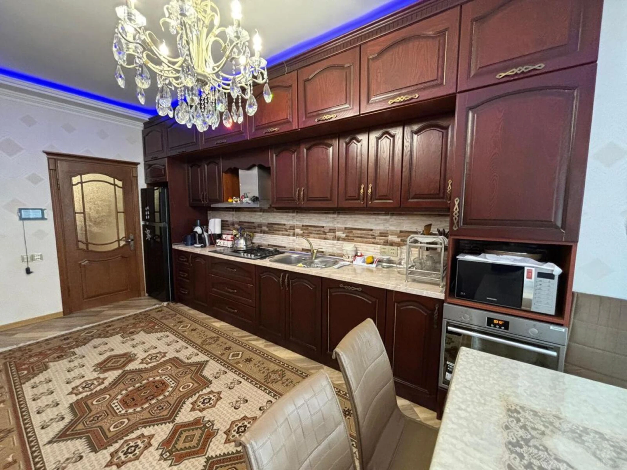 Kirayə verilir 3 otaqlı mənzil 175 m²