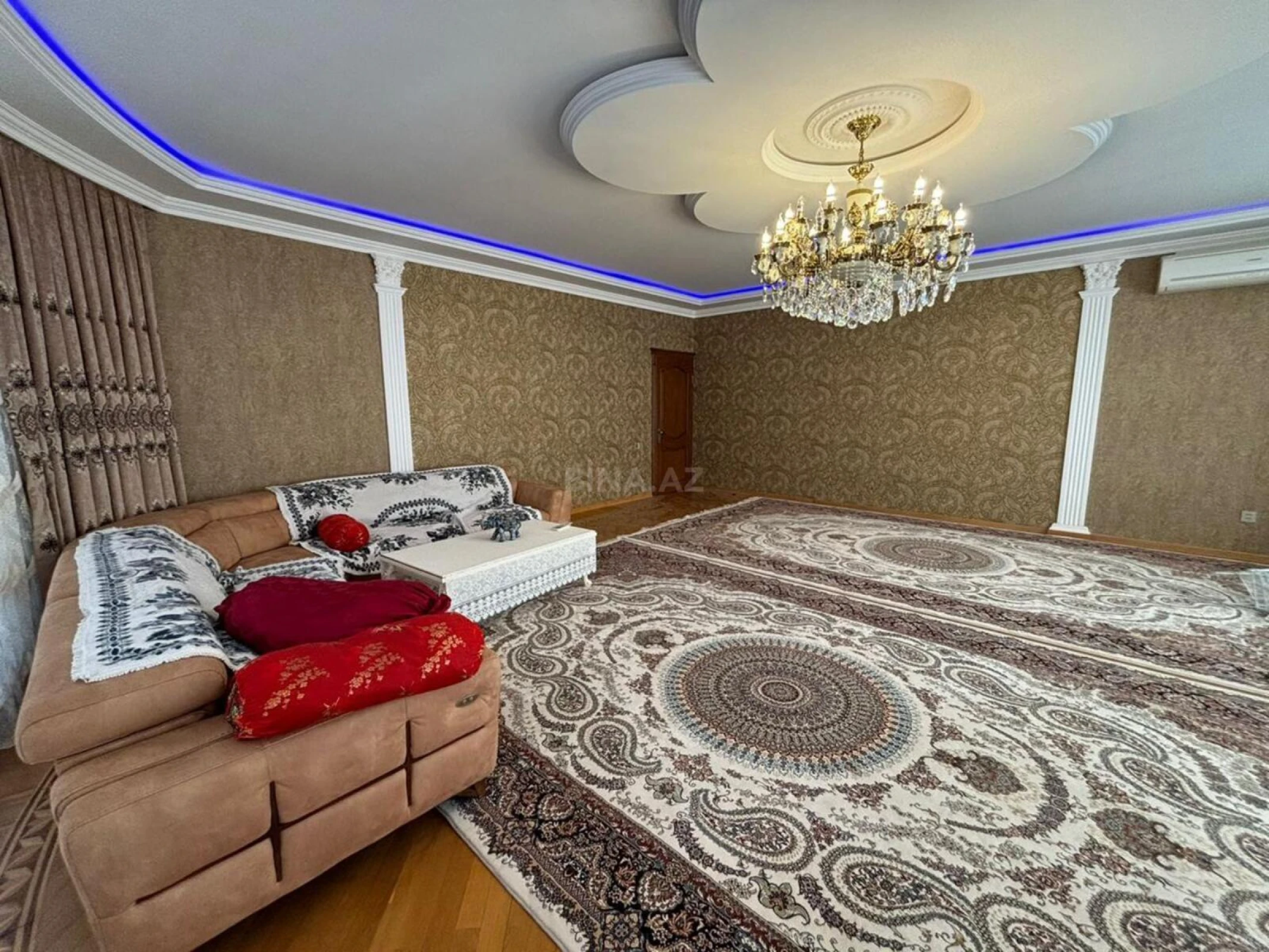 Kirayə verilir 3 otaqlı mənzil 175 m²