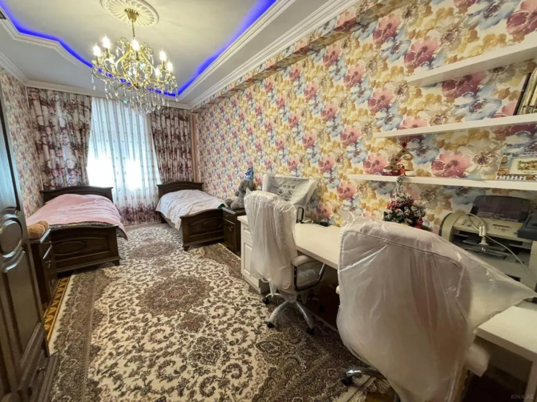 Kirayə verilir 3 otaqlı mənzil 175 m²