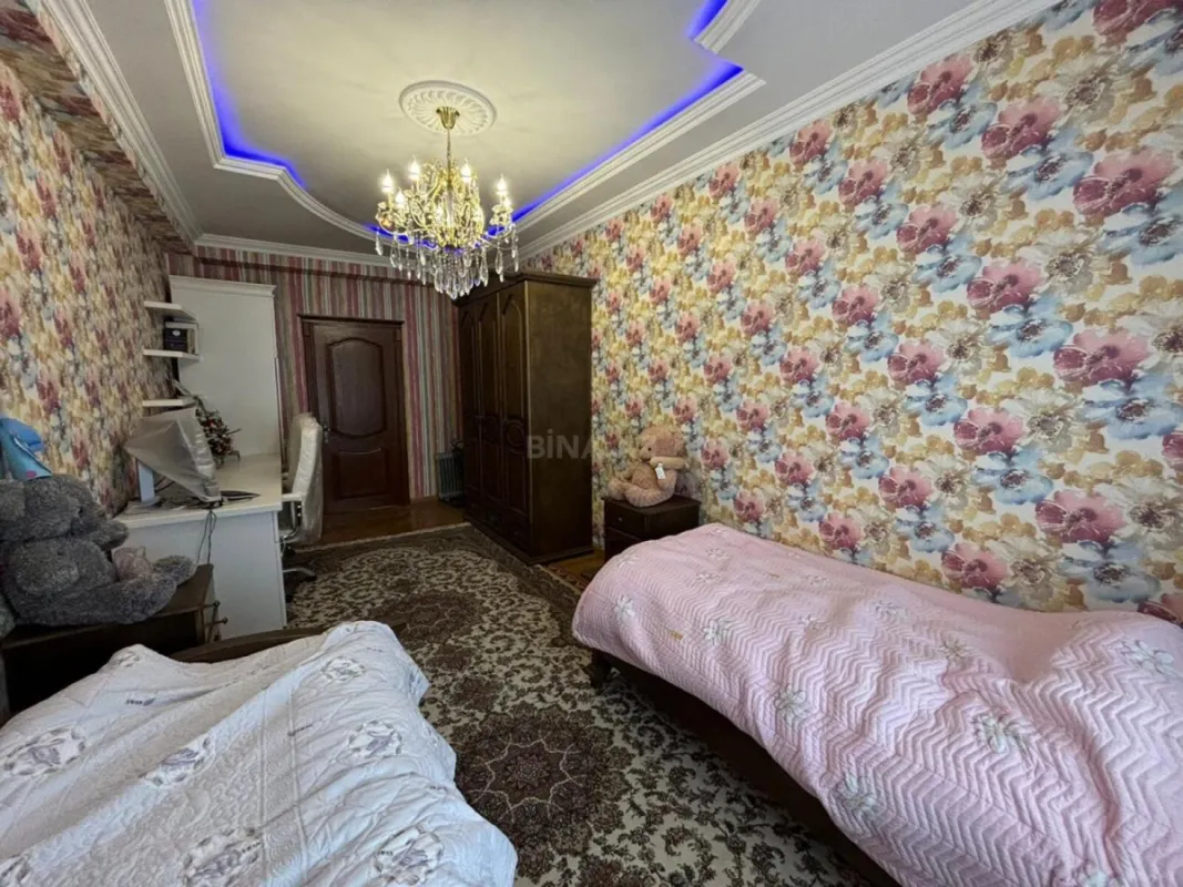Kirayə verilir 3 otaqlı mənzil 175 m²