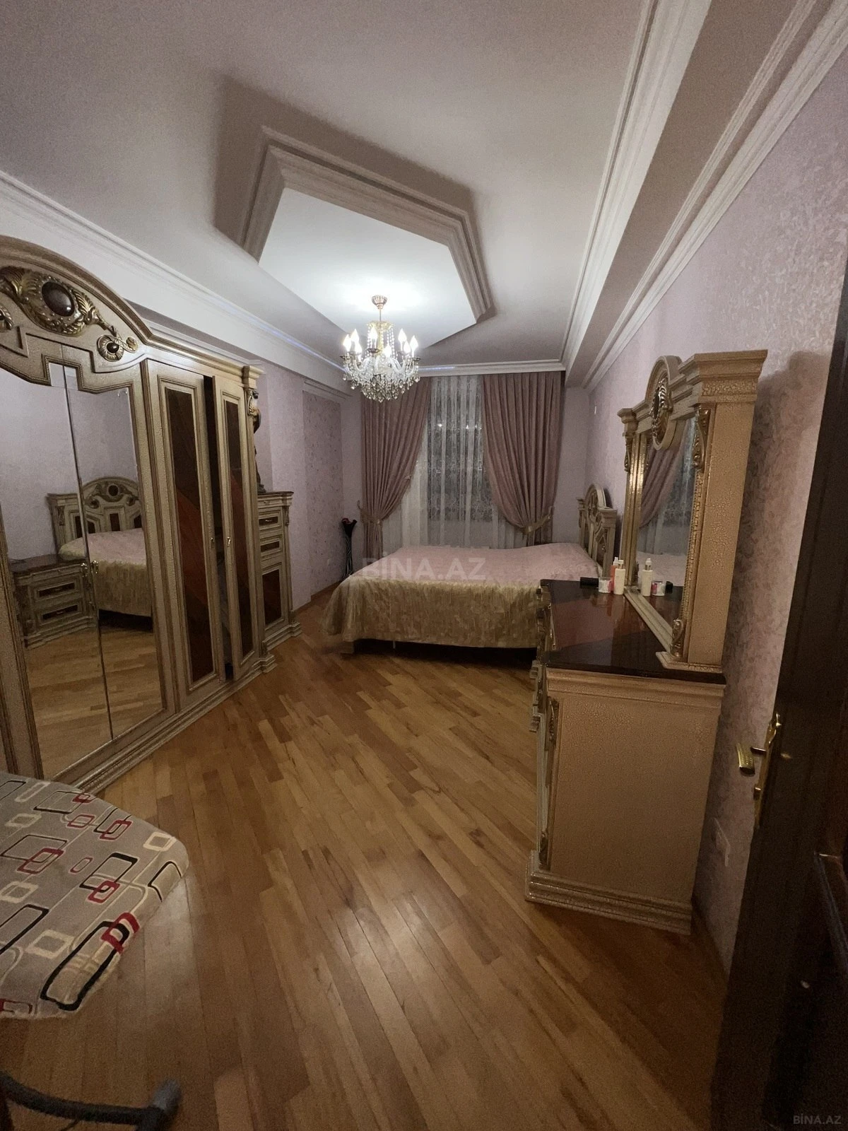 Satılır 3 otaqlı mənzil 108 m²