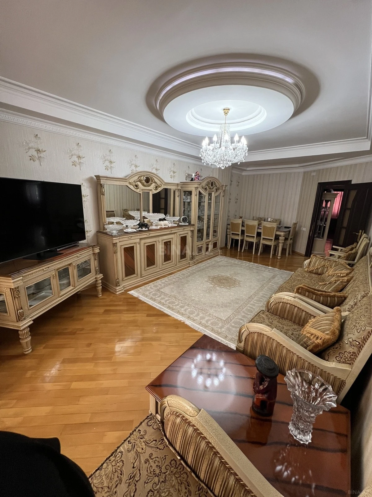 Satılır 3 otaqlı mənzil 108 m²