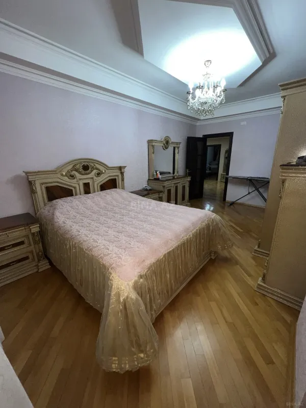 Satılır 3 otaqlı mənzil 108 m²