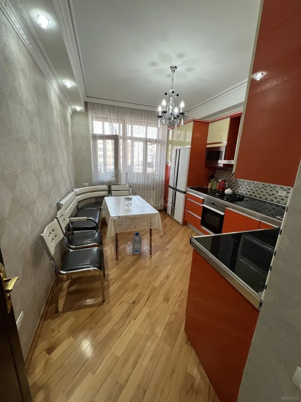 Satılır 3 otaqlı mənzil 108 m²