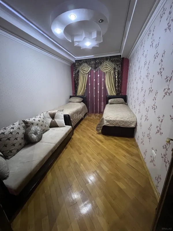 Satılır 3 otaqlı mənzil 108 m²