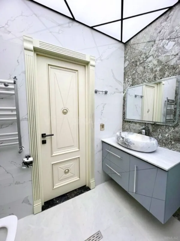 Satılır 4 otaqlı mənzil 120 m²