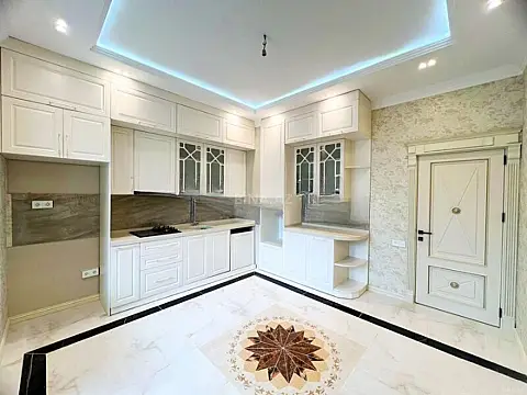 Satılır 4 otaqlı mənzil 120 m²