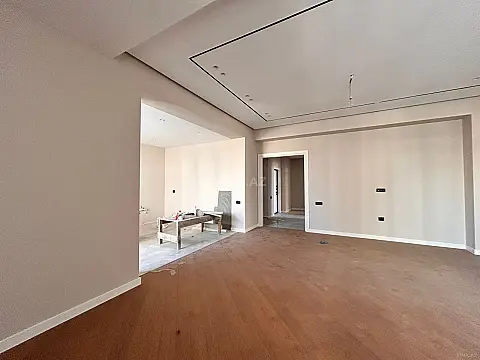 Satılır 3 otaqlı mənzil 148 m²