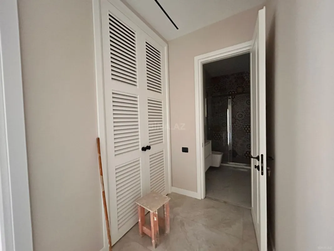 Satılır 3 otaqlı mənzil 148 m²