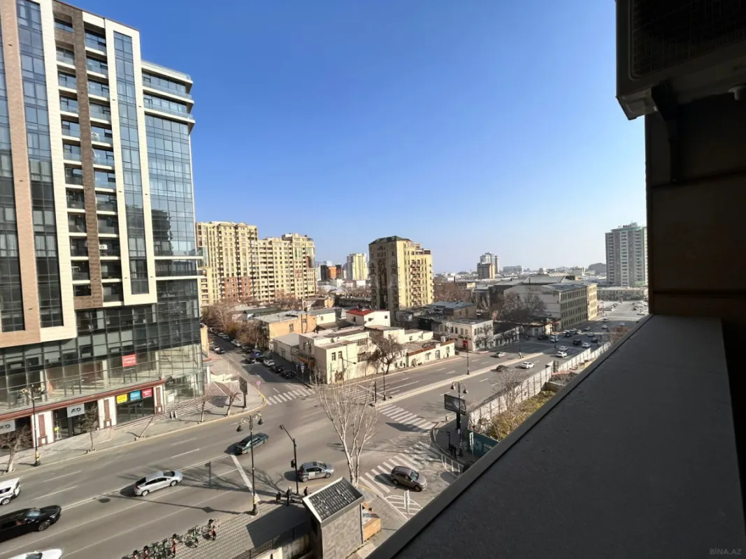 Satılır 3 otaqlı mənzil 148 m²