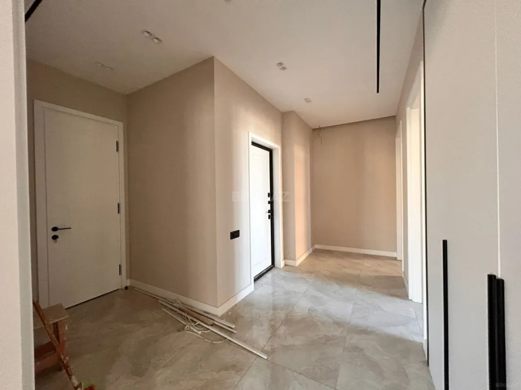 Satılır 3 otaqlı mənzil 148 m²