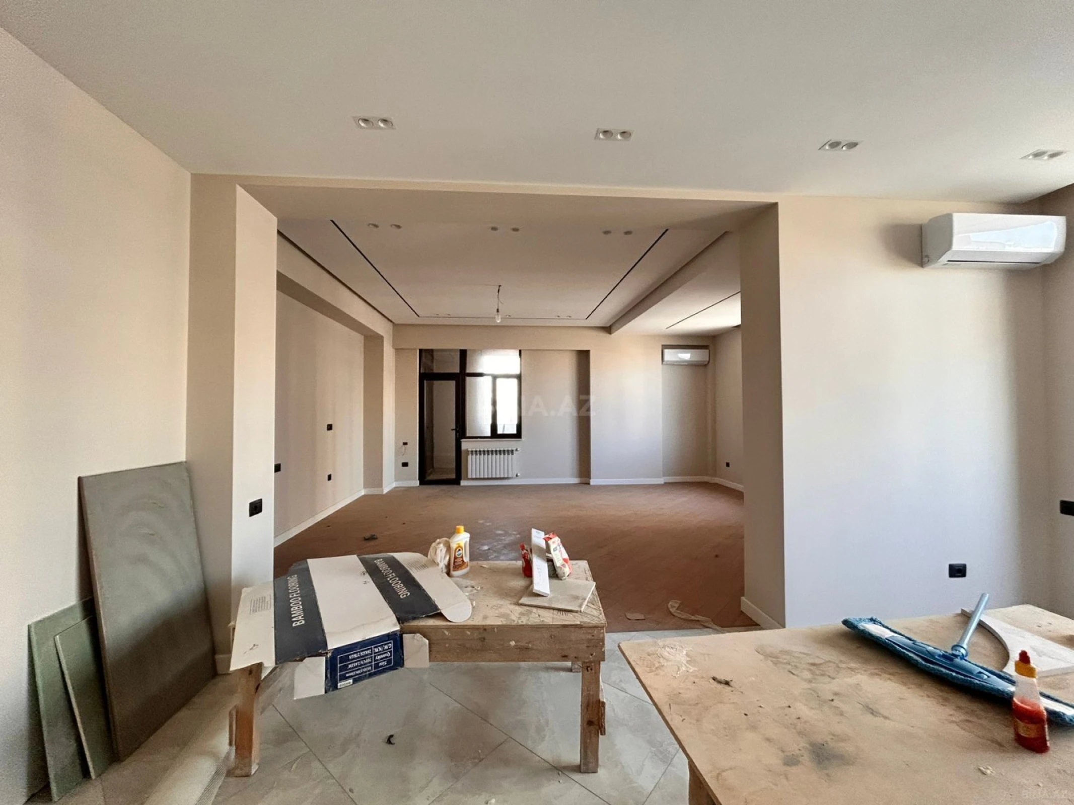 Satılır 3 otaqlı mənzil 148 m²