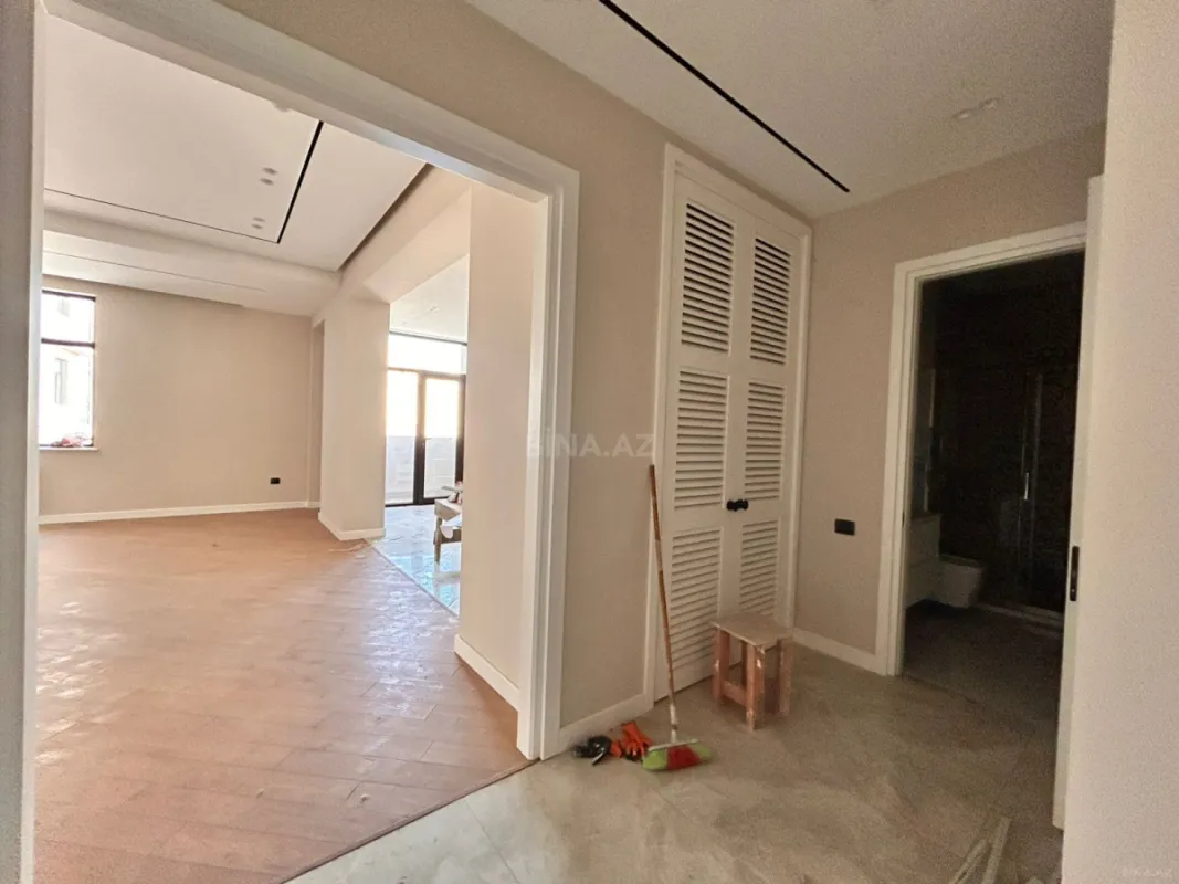 Satılır 3 otaqlı mənzil 148 m²