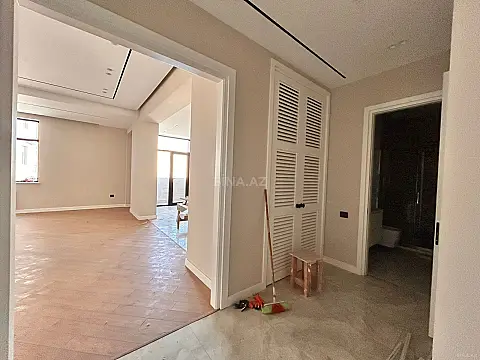 Satılır 3 otaqlı mənzil 148 m²