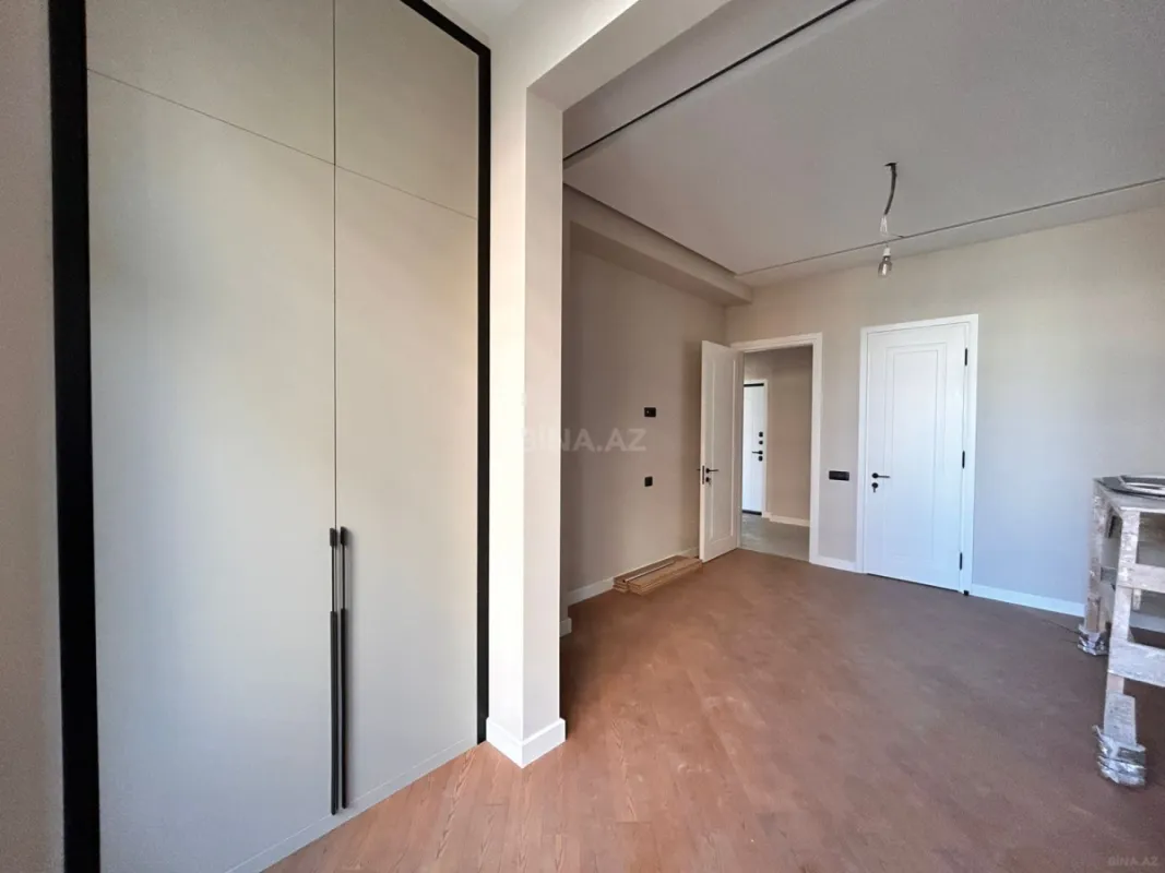 Satılır 3 otaqlı mənzil 148 m²