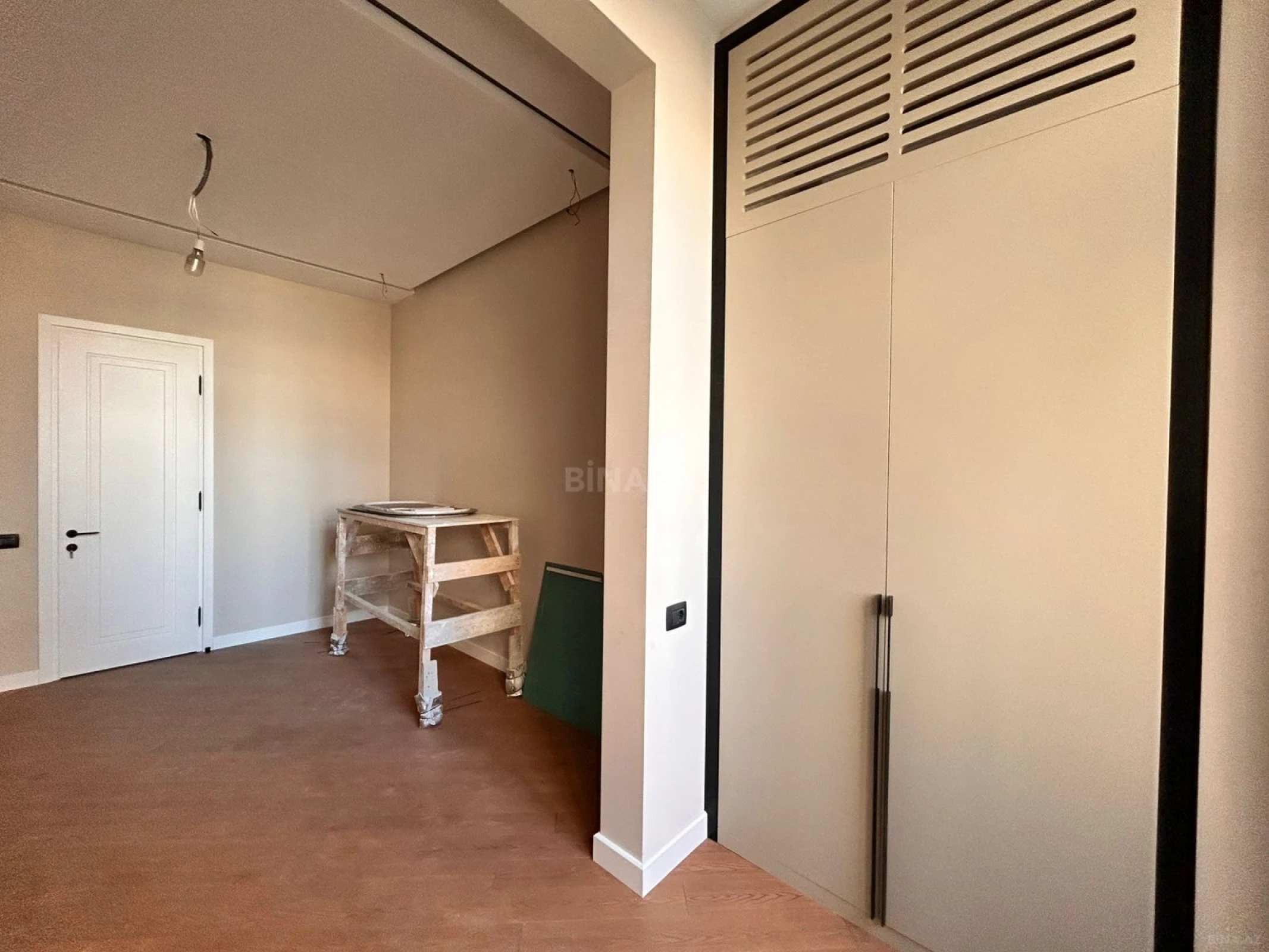 Satılır 3 otaqlı mənzil 148 m²