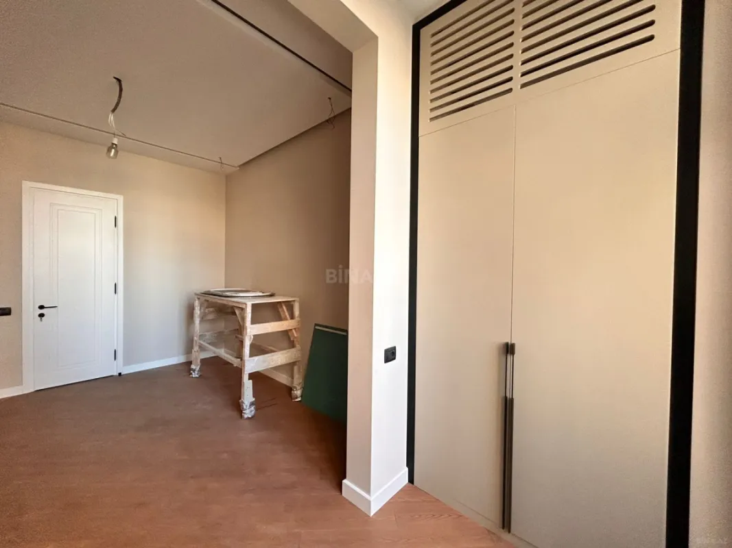 Satılır 3 otaqlı mənzil 148 m²