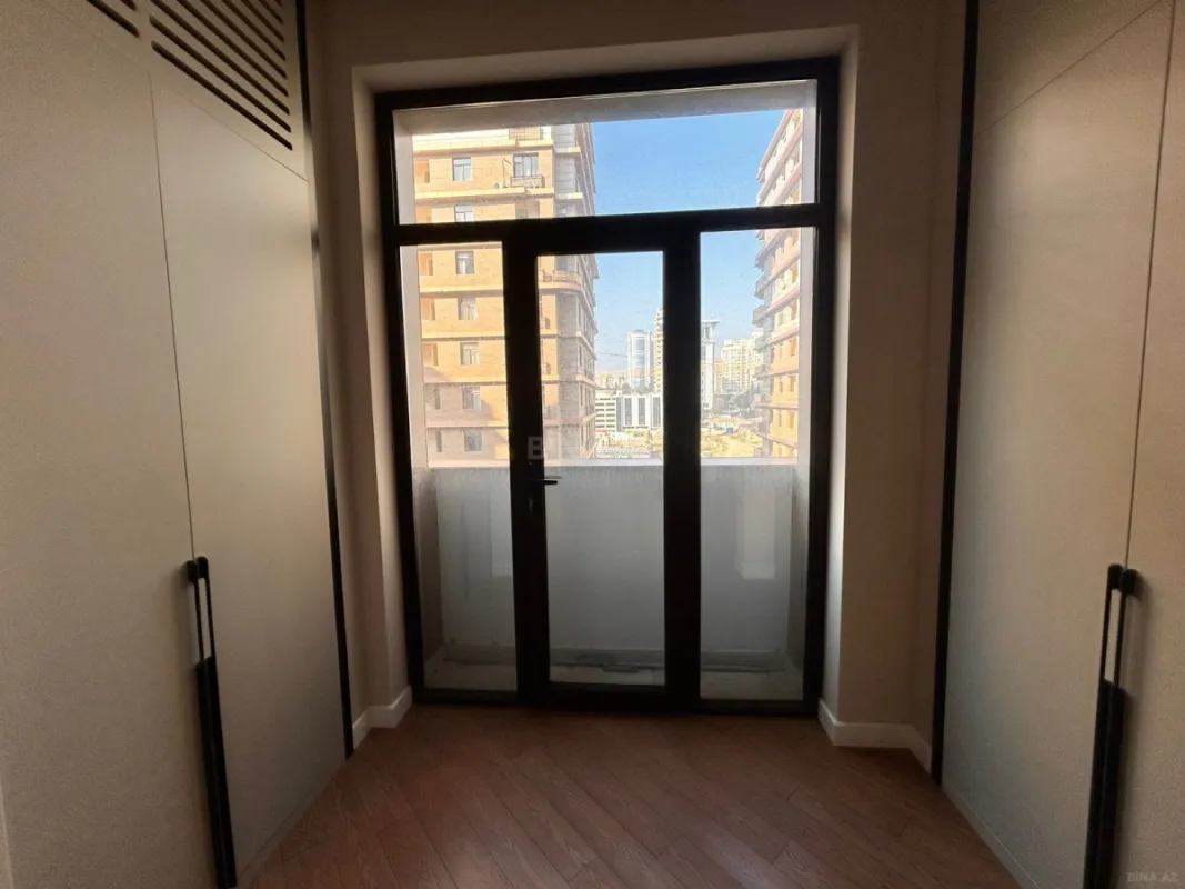 Satılır 3 otaqlı mənzil 148 m²
