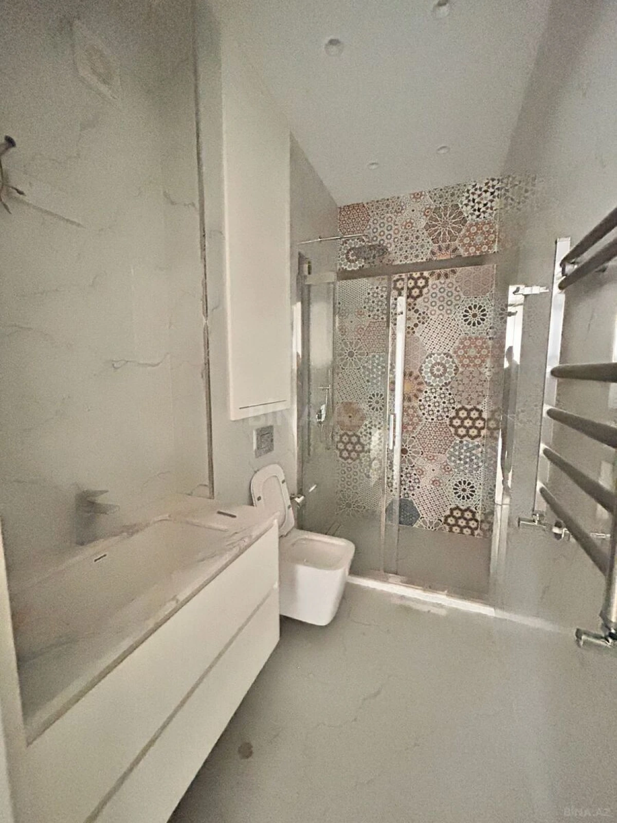 Satılır 3 otaqlı mənzil 148 m²