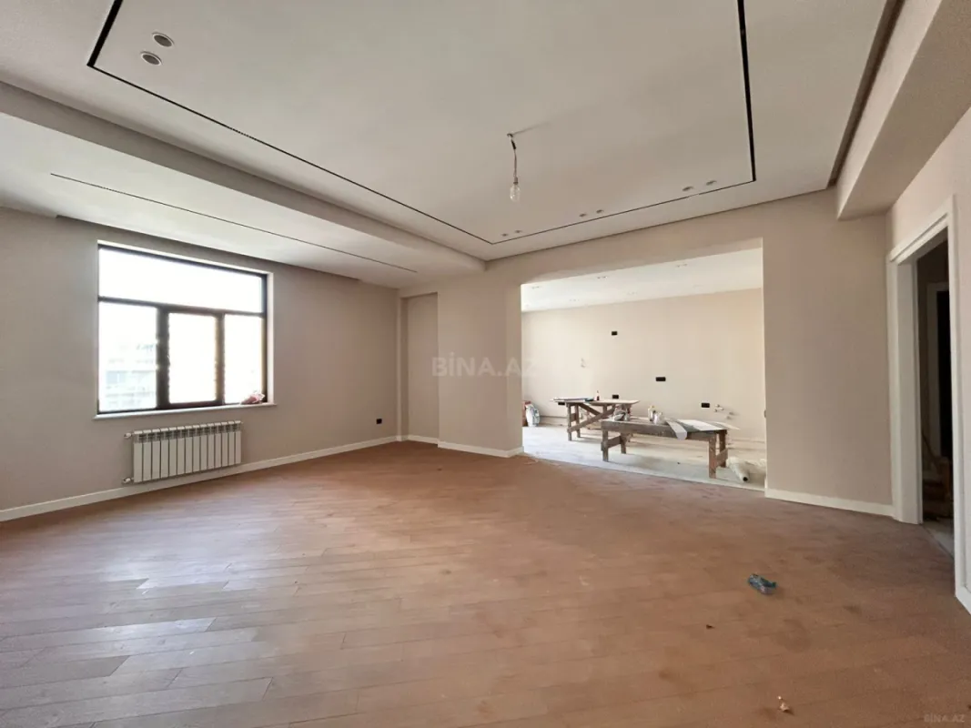 Satılır 3 otaqlı mənzil 148 m²