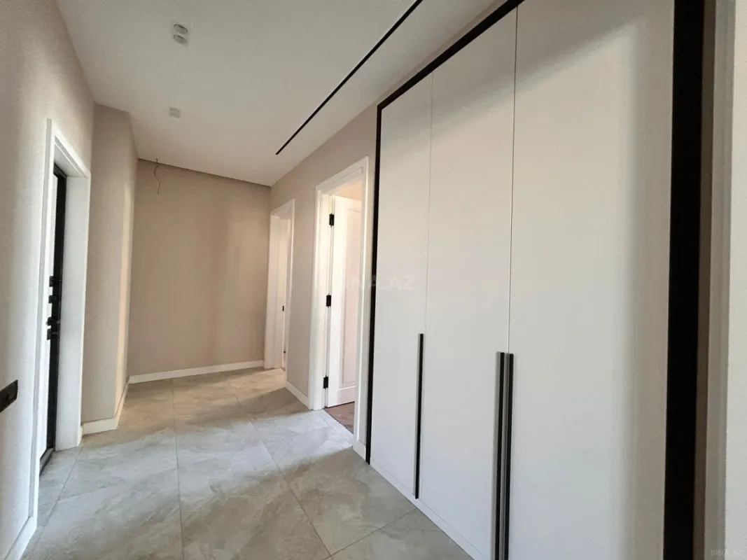 Satılır 3 otaqlı mənzil 148 m²