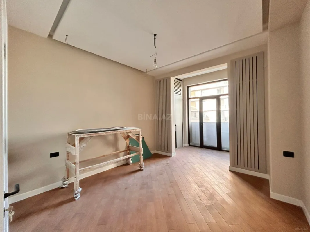 Satılır 3 otaqlı mənzil 148 m²
