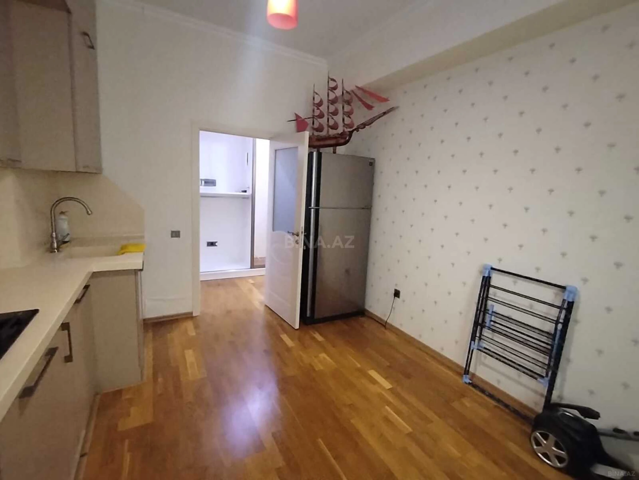 Satılır 2 otaqlı mənzil 75 m²