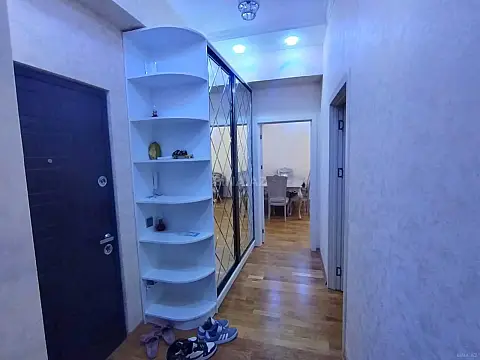 Satılır 2 otaqlı mənzil 75 m²