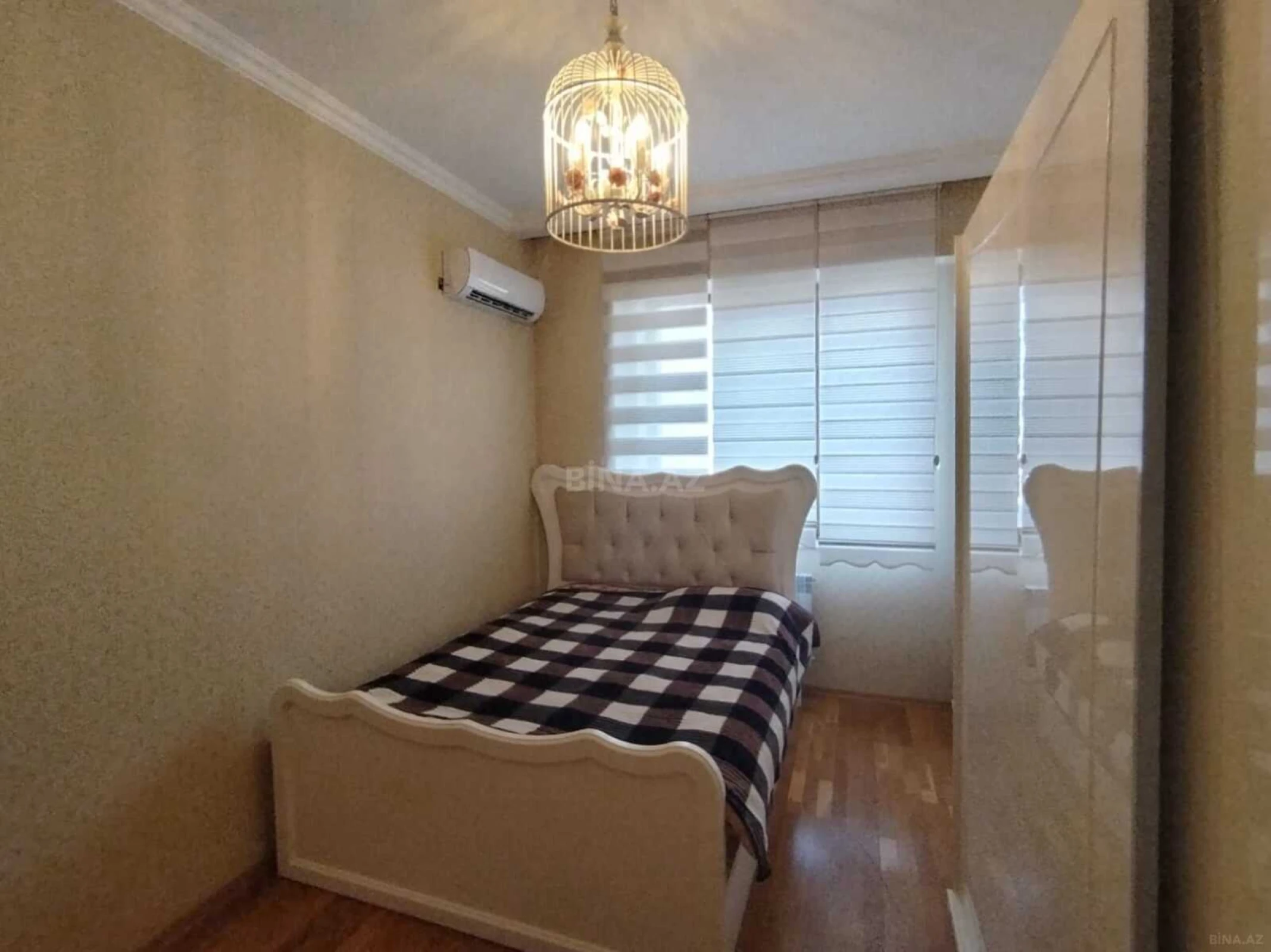 Satılır 2 otaqlı mənzil 75 m²