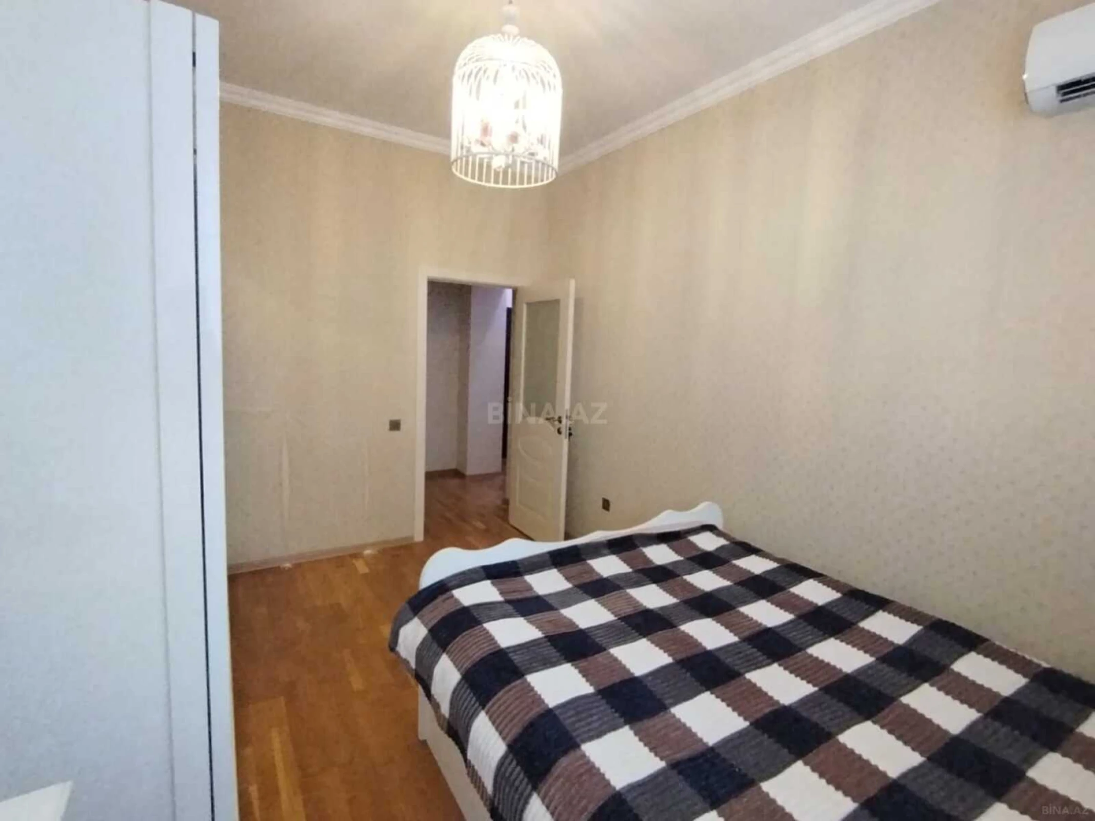 Satılır 2 otaqlı mənzil 75 m²
