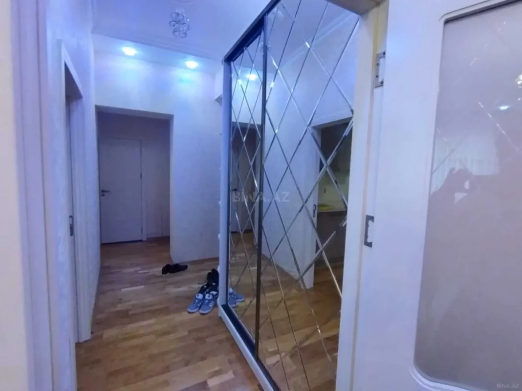 Satılır 2 otaqlı mənzil 75 m²