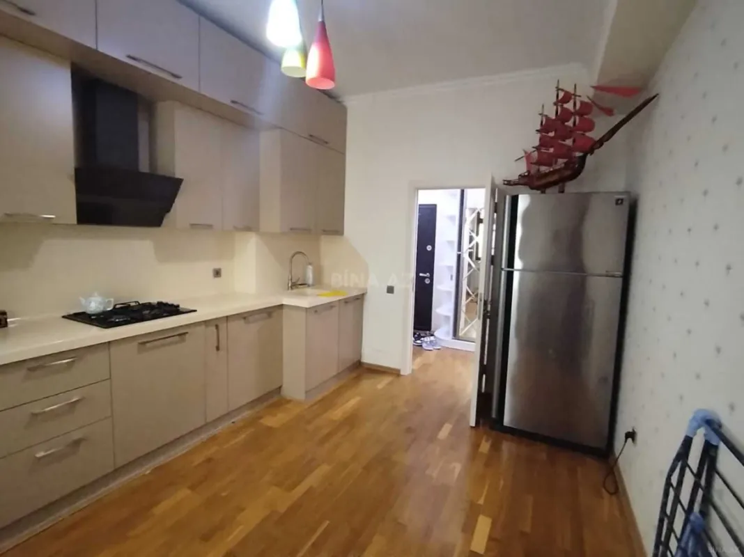 Satılır 2 otaqlı mənzil 75 m²