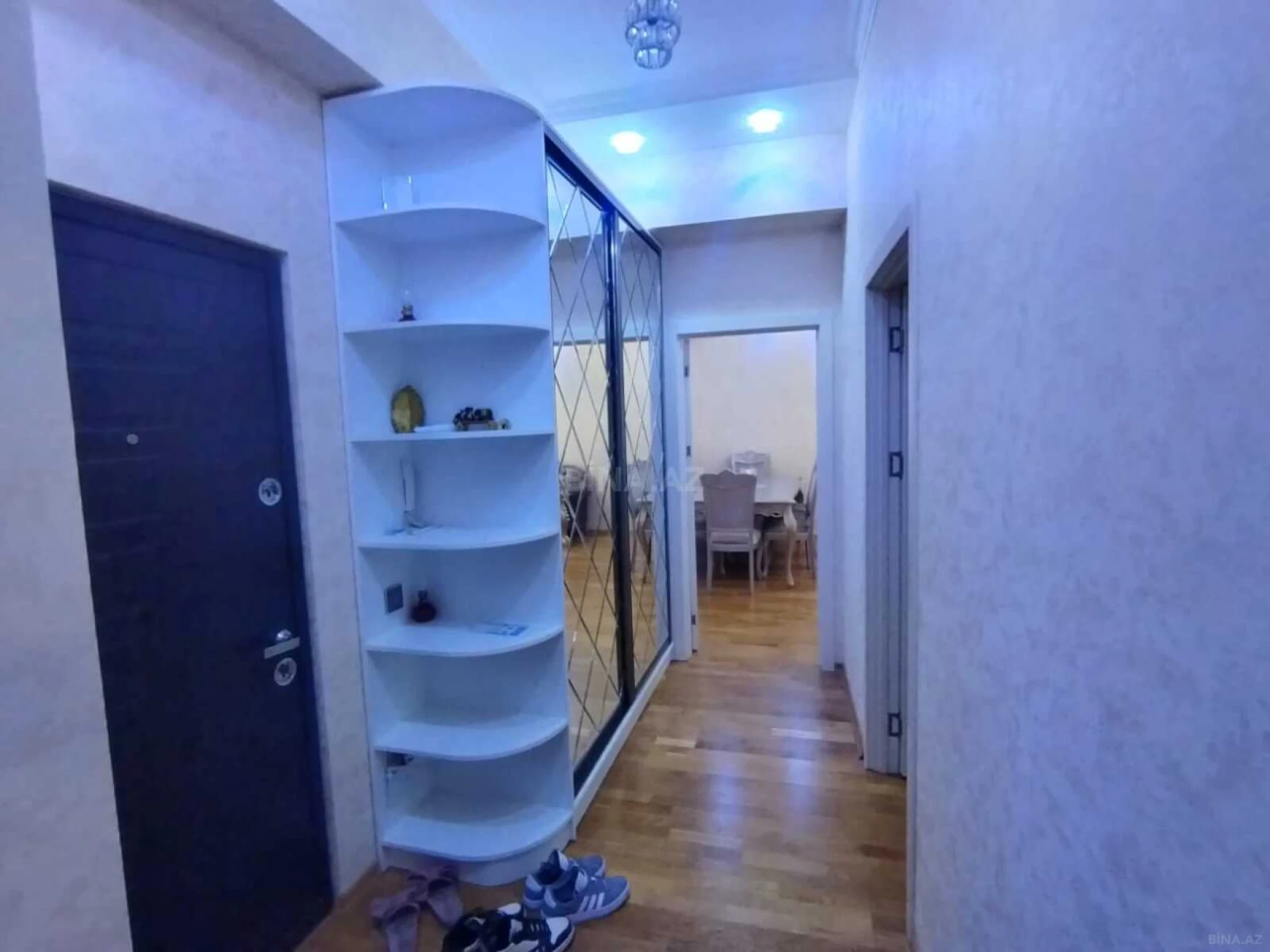 Satılır 2 otaqlı mənzil 75 m²