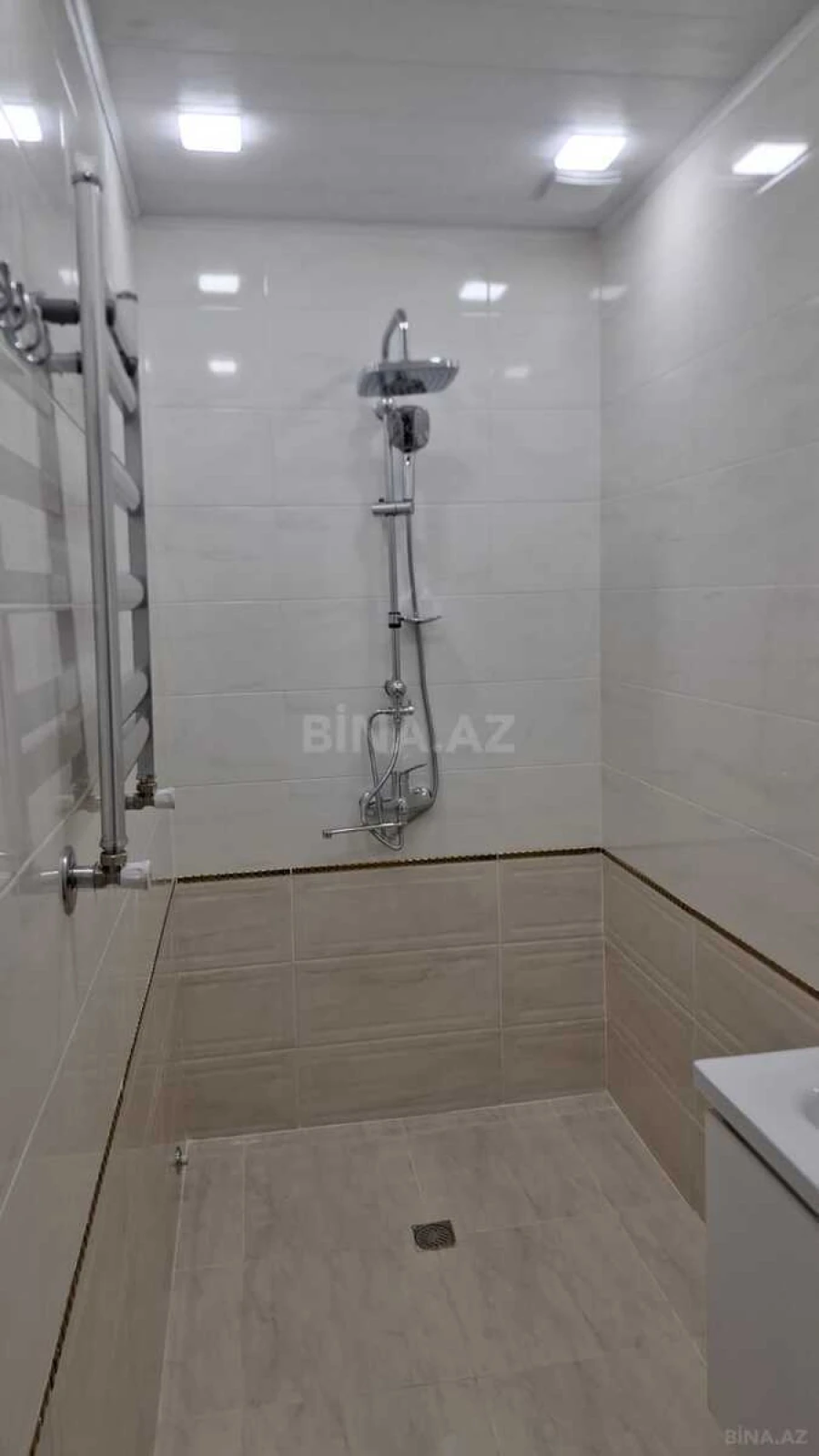 Kirayə verilir 2 otaqlı mənzil 65 m²