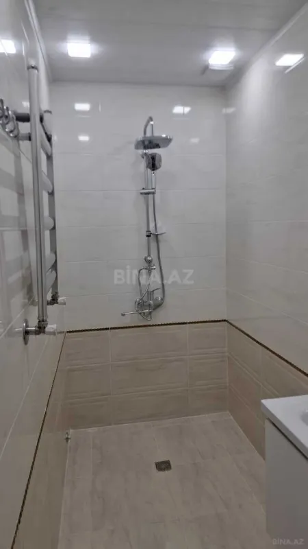 Kirayə verilir 2 otaqlı mənzil 65 m²