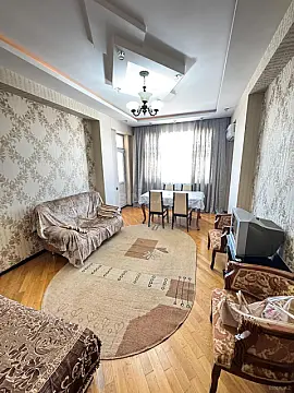Kirayə verilir 2 otaqlı mənzil 70 m²