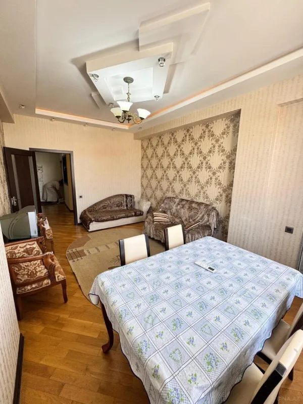 Kirayə verilir 2 otaqlı mənzil 70 m²
